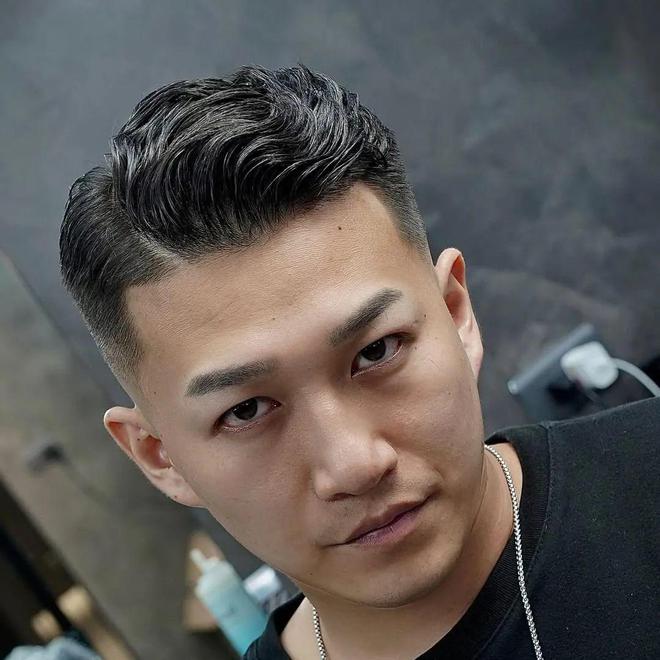 j9·九游会游戏中国官方网站男人过了40岁剪这3款发型更合适成熟帅气尽显型男魅力